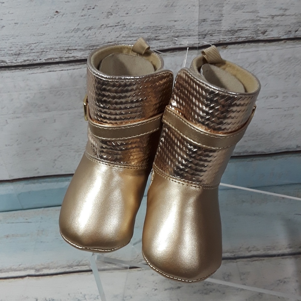 Wee Waddle Kids baby Gold Boots 6-9 Mos